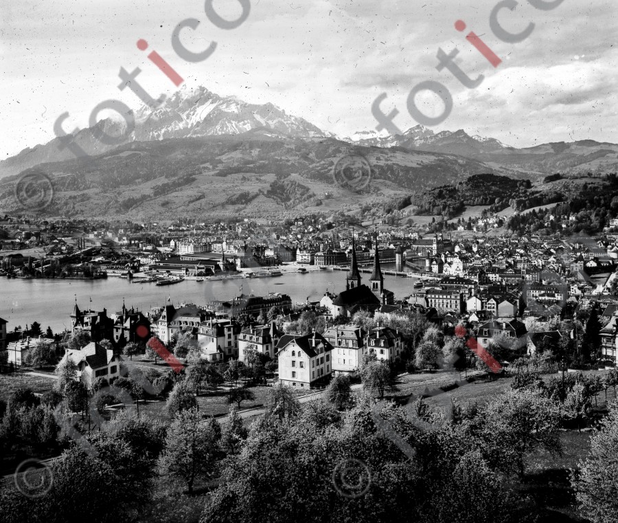 Luzern. Panorama | Lucerne. Panorama - Foto foticon-simon-021-001-sw.jpg | foticon.de - Bilddatenbank für Motive aus Geschichte und Kultur